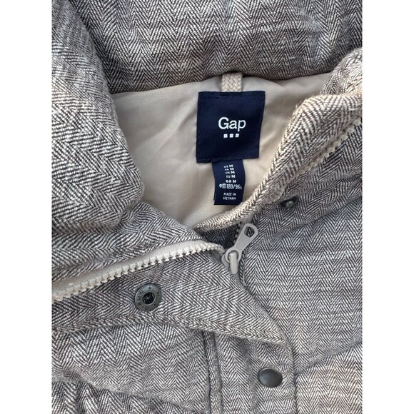 Gap Womens Gray Quilted Hooded Puffer Vest With Faux Fur Trimmed Hood - Picture 3 of 6